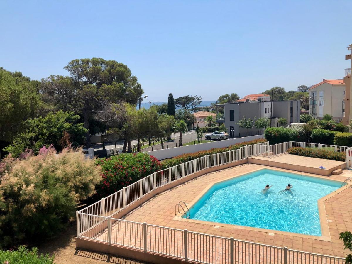 Apartment Newly Renovated Aircond-Wifi-Pool-Sea View-150M To Beaches- Saint Aygulf Exteriör bild