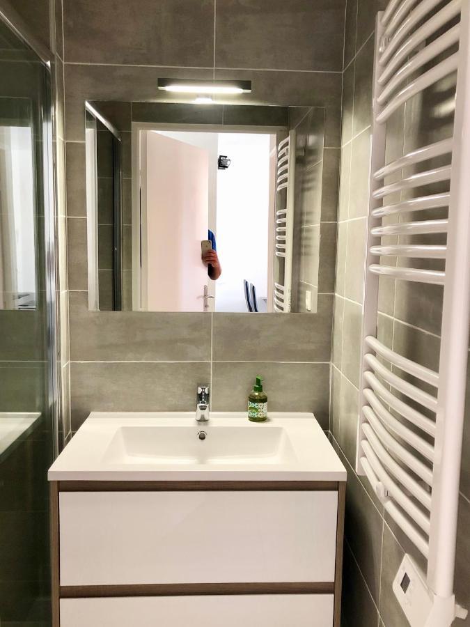 Apartment Newly Renovated Aircond-Wifi-Pool-Sea View-150M To Beaches- Saint Aygulf Exteriör bild