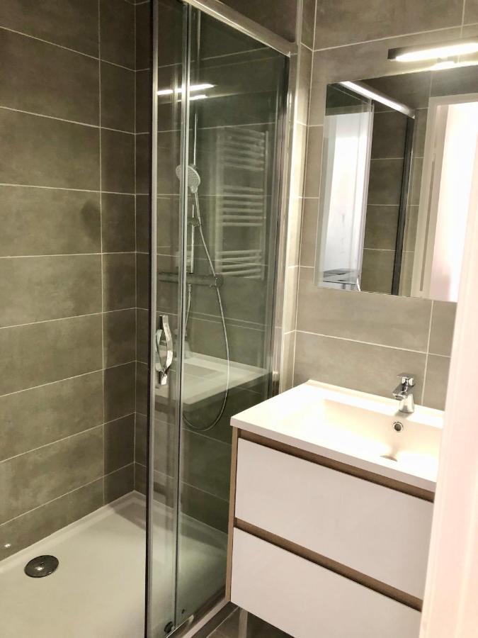 Apartment Newly Renovated Aircond-Wifi-Pool-Sea View-150M To Beaches- Saint Aygulf Exteriör bild