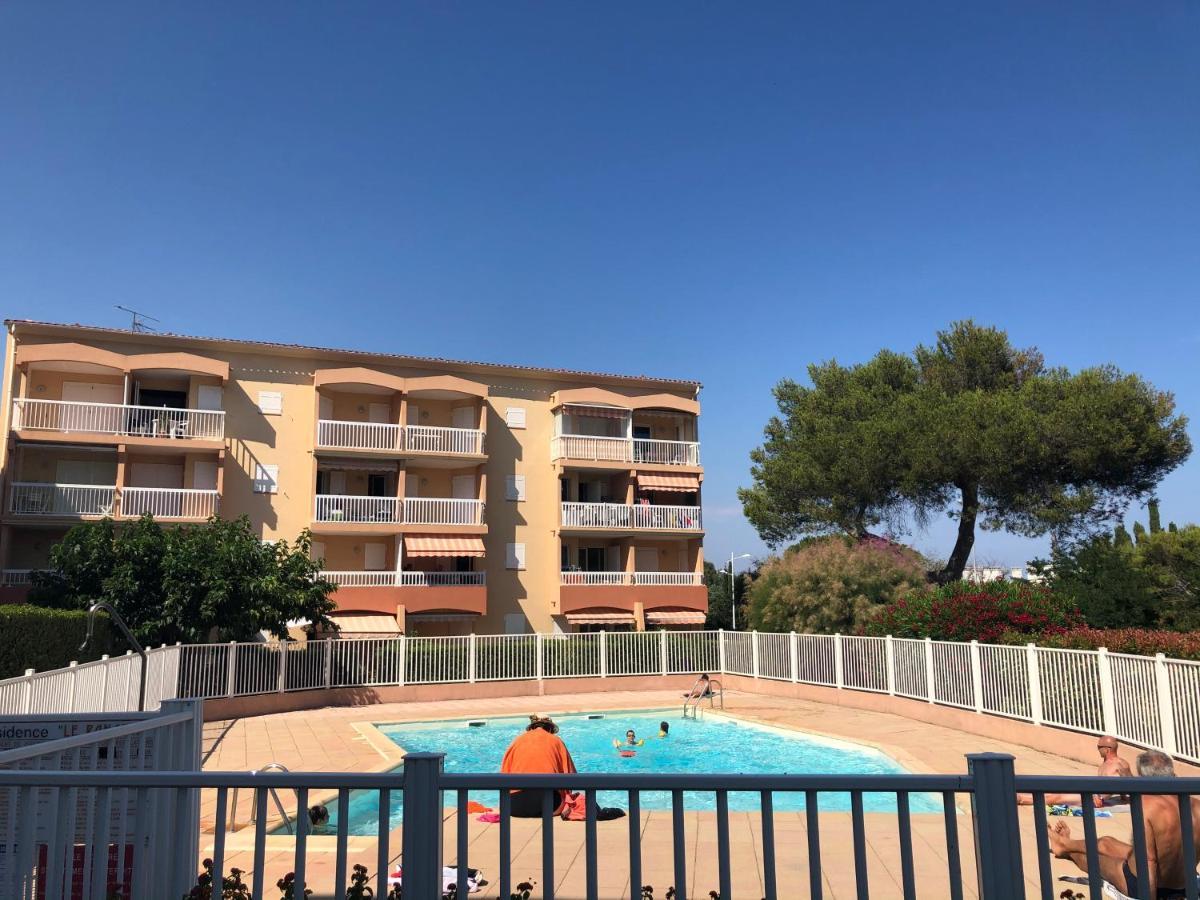 Apartment Newly Renovated Aircond-Wifi-Pool-Sea View-150M To Beaches- Saint Aygulf Exteriör bild