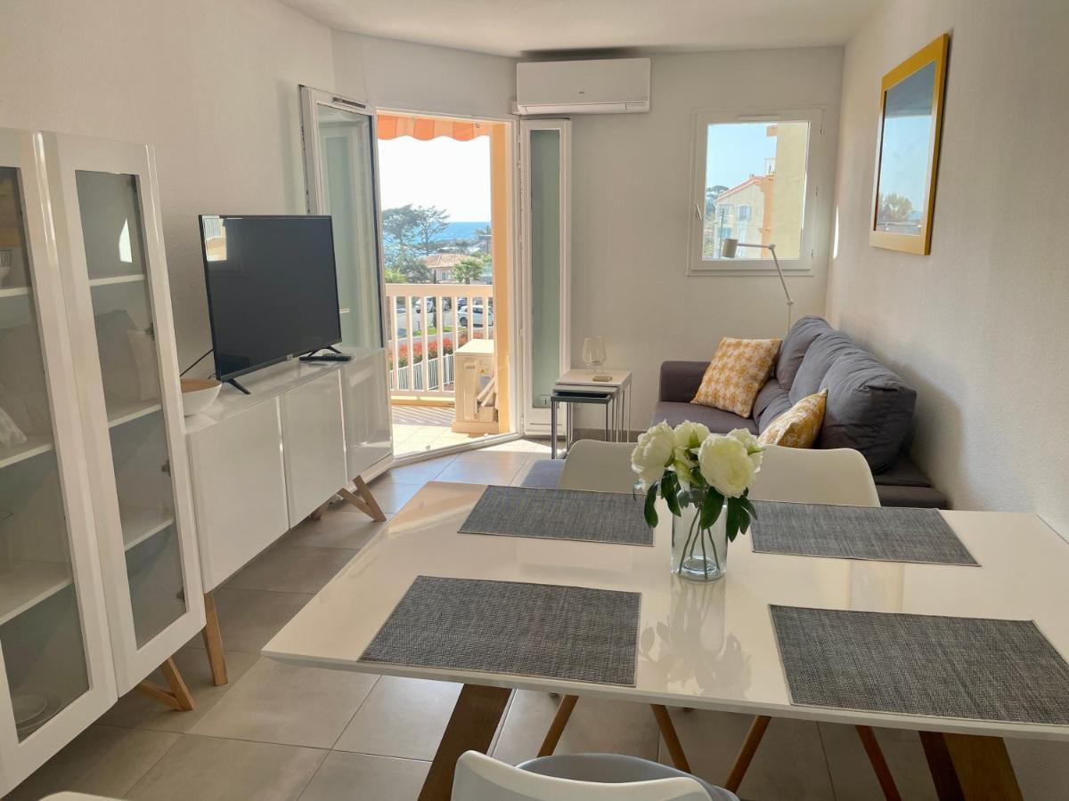 Apartment Newly Renovated Aircond-Wifi-Pool-Sea View-150M To Beaches- Saint Aygulf Exteriör bild