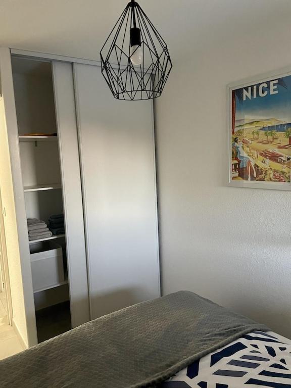 Apartment Newly Renovated Aircond-Wifi-Pool-Sea View-150M To Beaches- Saint Aygulf Exteriör bild